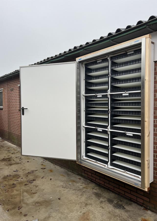 Air filter system for piglets